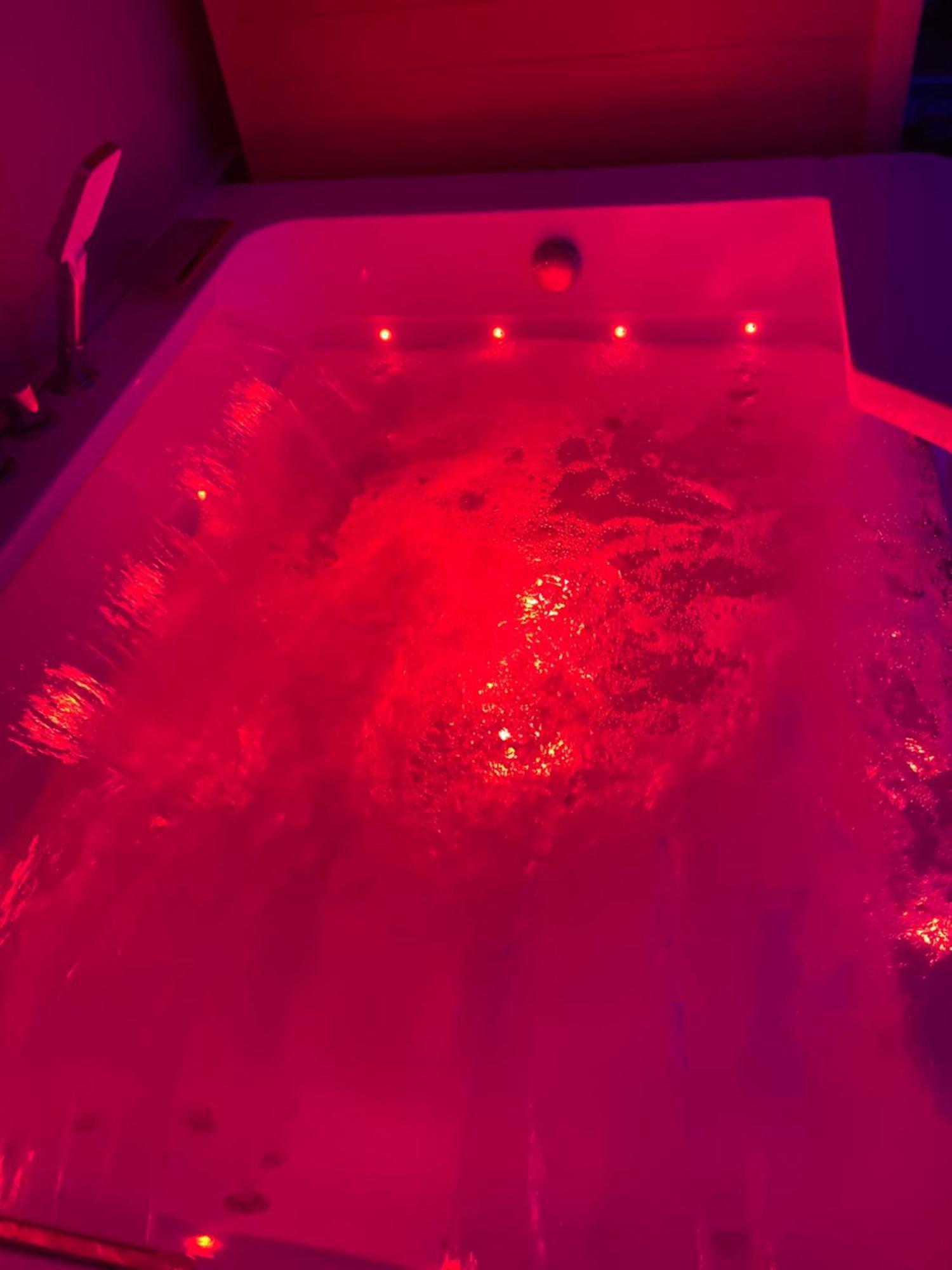 Oasis Spa Pres De Disney Nanteuil-lès-Meaux Eksteriør billede